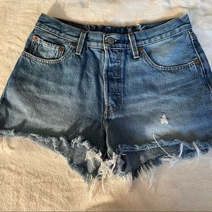 501 Levi shorts